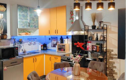 virtuve, Beautiful Home In Srinjine in Srinjine