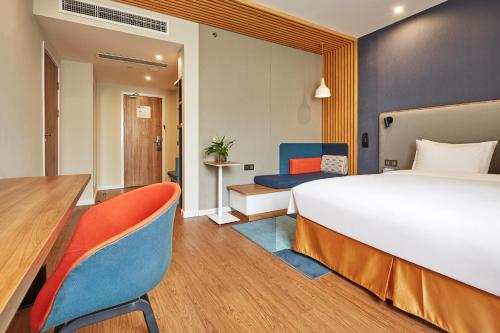 room detail thumbnail 1
