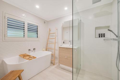 15 Derby Road Moffat Beach - image 2
