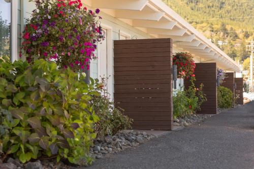 Harborview Inn & RV Park 5