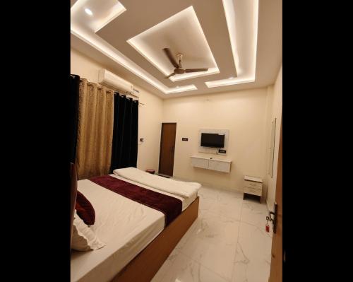 Shivam palace Ayodhya walking distance Ram mandir