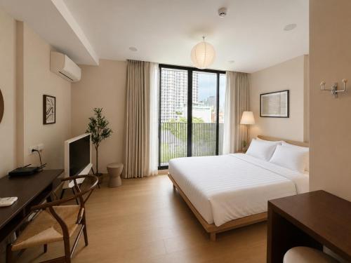 Luxury Resort vibes-5mins walk BTS Ekkamai, Bangkok (photo 2)