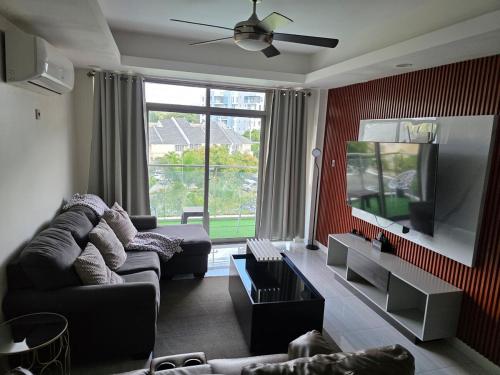 2bedroom with pool view in kingston – khách sạn tại Camperdown