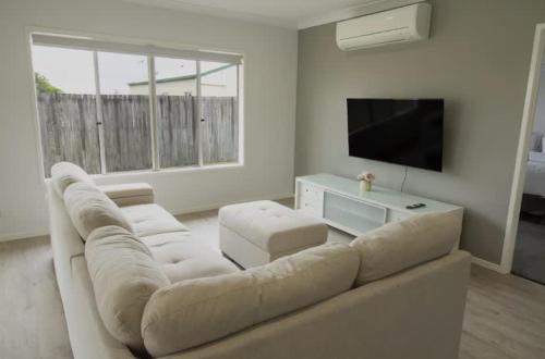 . Leafy Plainland Living Spacious 4-Bedroom Retrea