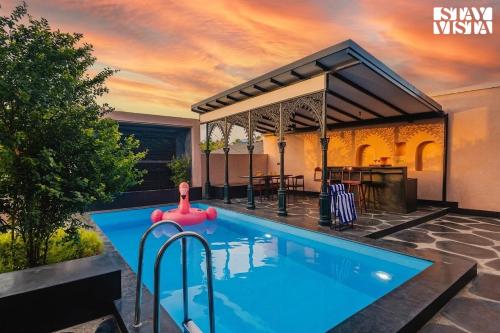 StayVista at Gharana with BBQ & Bonfire – khách sạn tại Kihim