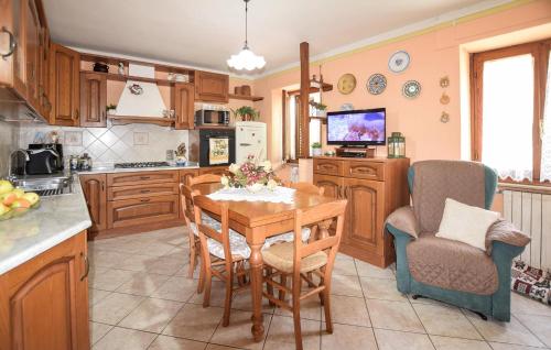virtuve, Amazing Home In Fabbriche Di Vallico With Wifi in Fabbriche di Vallico