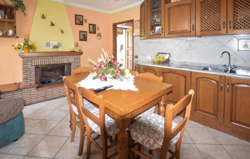 virtuve, Amazing Home In Fabbriche Di Vallico With Wifi in Fabbriche di Vallico