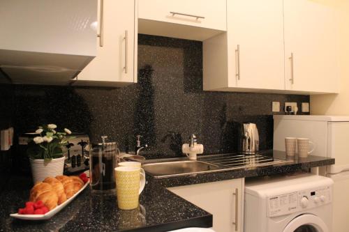 кухня, The Llangollen - Berwyn House in Врексхем