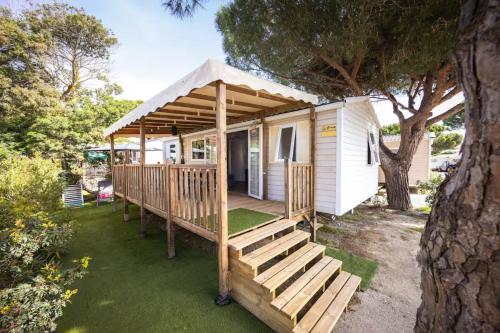 Mobil-home climatisé 68 pers à 2 pas de la plage