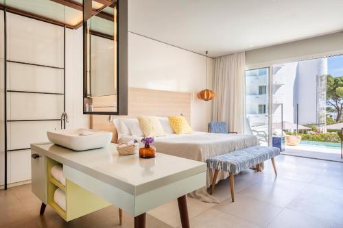 อินตูโรเทล กาลา เอสเมรัลดา - สำหรับผู้ใหญ่เท่านั้น (Inturotel Cala Esmeralda - Adults Only) in กาลาดอร์
