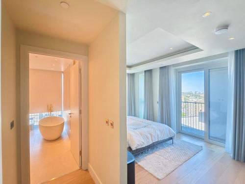 Luxury 3BR Apartment - Westfield & Central Line - image 8