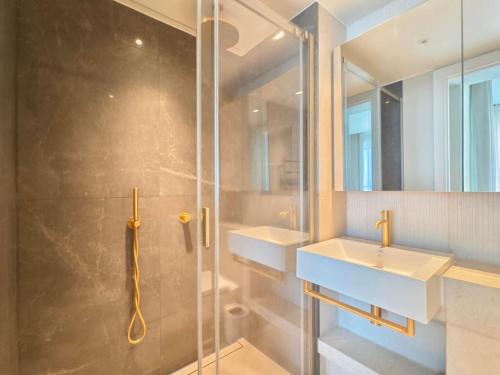 Luxury 3BR Apartment - Westfield & Central Line - image 3
