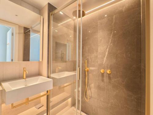 Luxury 3BR Apartment - Westfield & Central Line - image 7