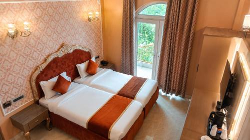 room detail thumbnail 1