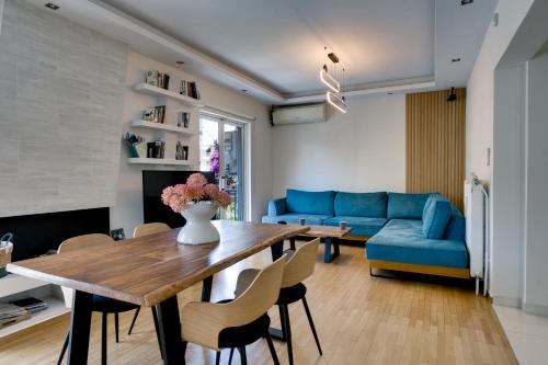 ONE block from the sea Family house at Floisvos, Афины