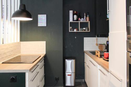 Quiet apartment near Daumesnil metro station - image 9