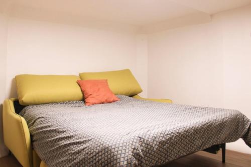 Quiet apartment near Daumesnil metro station - image 13