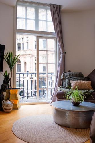 Special apartment with balconies - in the very heart of Leeds, Лидс