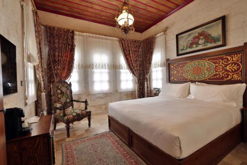 Elika Cave Suites Room Type - King Room