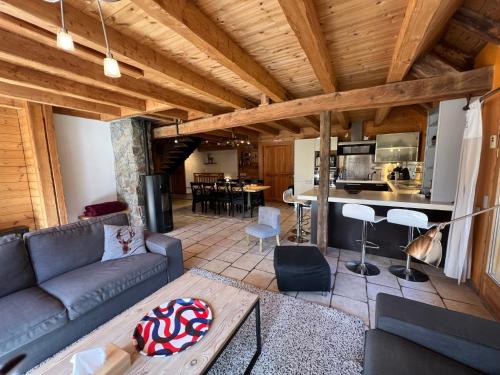 La Vilette 5 pièces 9 personnes dans maison de pays - Location saisonnière - Saint-Chaffrey
