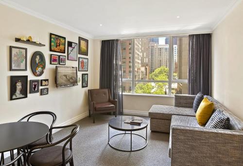 Mantra 2 Bond Street Sydney - image 11