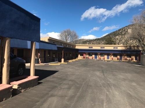 Apache Motel Ruidoso