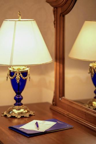 Grand Hotel London Room Type - Junior Suite with Queen bed