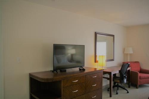 Capri Apartments Image 27