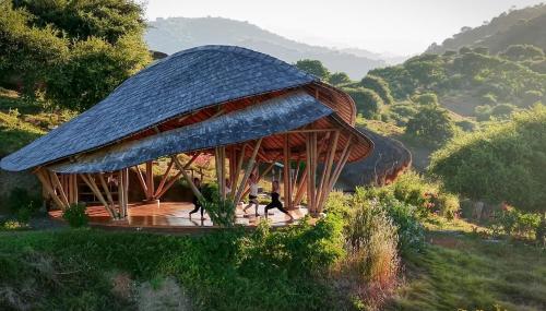 Ocean Mantra Village - All-Inclusive Eco Retreat in Poja