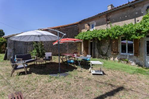 La Grange des zarts in Champagné-le-Sec