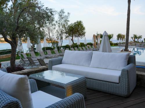 ระเบียง/ชานเรือน, Thalassa Boutique Hotel & Spa – Adults Only in เปเยีย