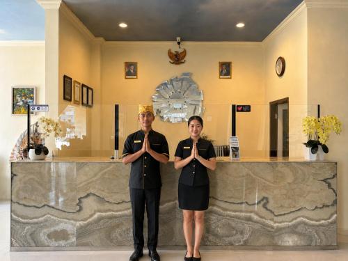 Lobby, Mahkota Hotel Genteng near Warung Bakso Dan Mie Ayam