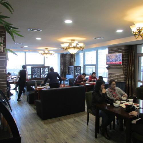 レストラン, ジェイ ホテル (J-Hotel) in ウランバートル