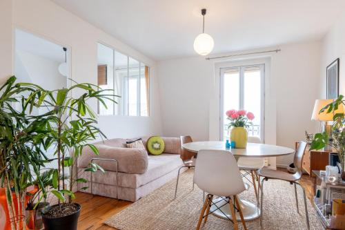 Above Montmartre with Views, Light and Quiet