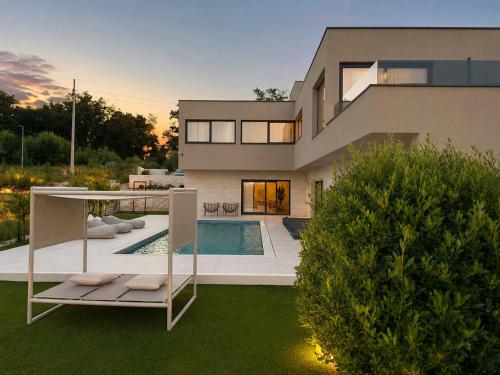 Villa Monte Vinea-Luxury Villa with amazing heated pool – khách sạn tại Kringa