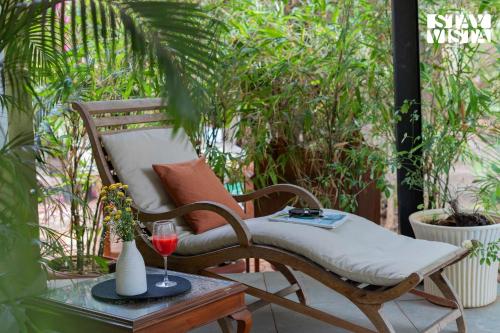 StayVista at Laburnum House with BBQ & Bonfire in Vikramgad