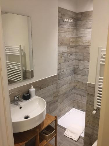 De Guestibus - image 8