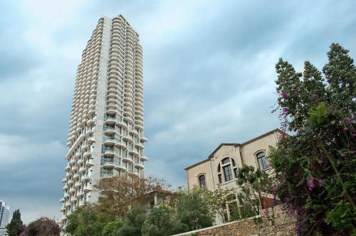 Miklat Luxury Condo & Spectacular View By Feelhome - image 5