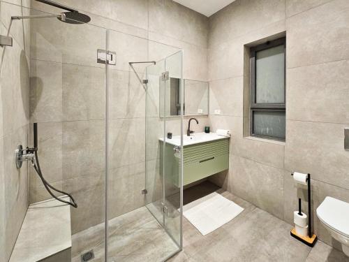 Design & Balcony In City Center By Feelhome - image 2