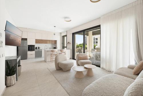 Mamad New With Terrace Next To Park By Feelhome – khách sạn tại North Tel Aviv