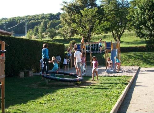 Camping 4 étoiles - Piscine - ccbgeia (Camping 4 etoiles - Piscine - ccbgeia) in Montrigaud