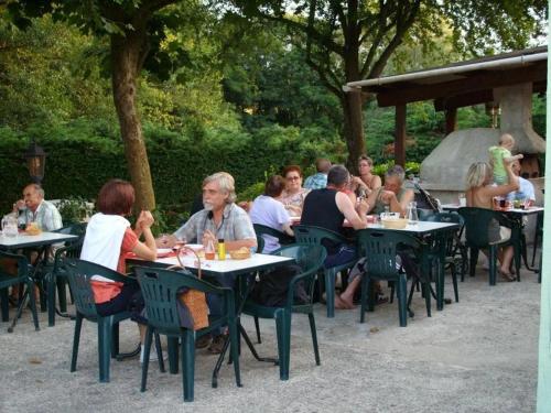 Camping 4 étoiles - Piscine - ccbgeia (Camping 4 etoiles - Piscine - ccbgeia) in Montrigaud