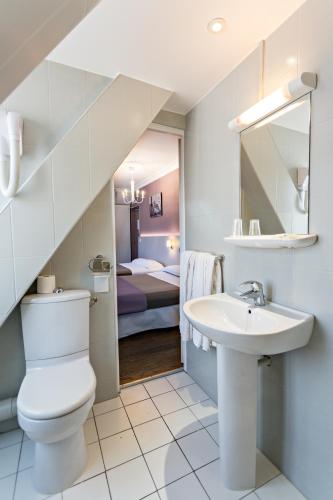 Modern Hotel - image 5