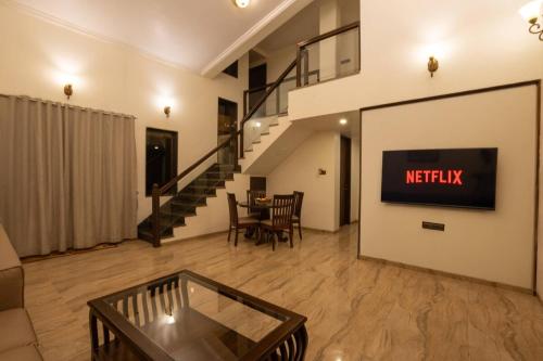 Stayleisurely V'la Le RK Lonavala – khách sạn tại Thung lũng Vàng
