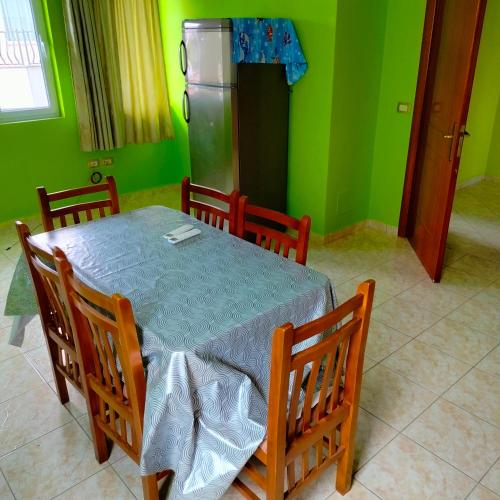 Adventure Beach Hostal in Дуръс