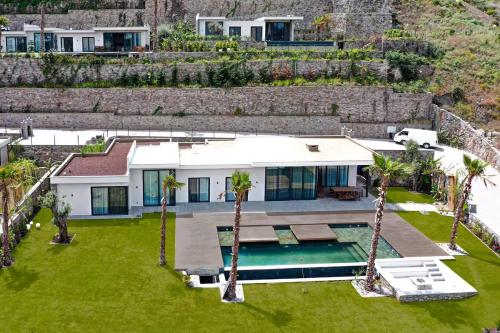 Toscana Yalıkavak Infinity Pool Luxury Villa Vacation in เกริส