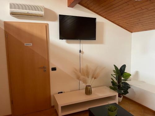 Chiasso Swiss Apartment by RentuGoo Travel in Chiasso, Schweiz