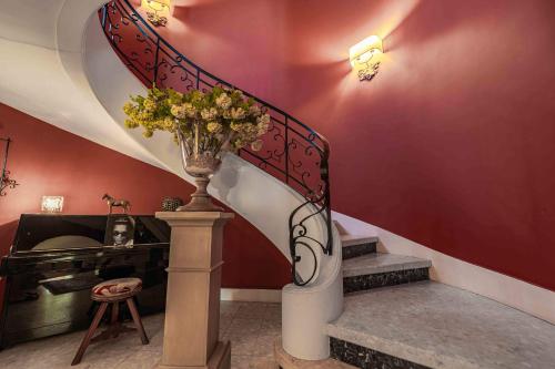 Prestigious winegrowers villa - pool and riverside in Capendu