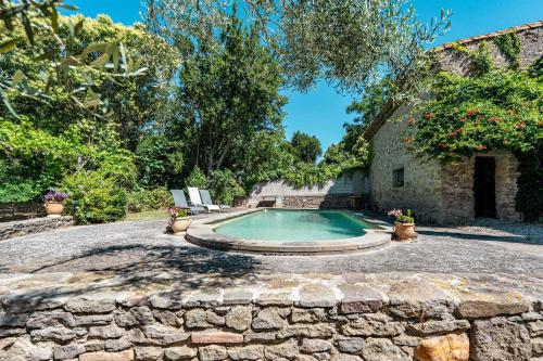 Prestigious winegrowers villa - pool and riverside in Capendu