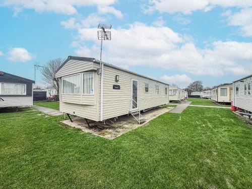 3 bedrooms, 6 beds